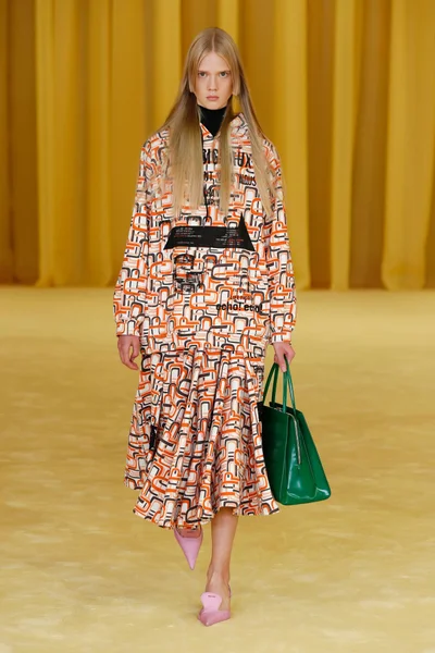Look 27